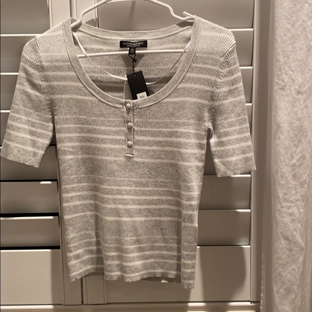 Grey banana republic knit top
